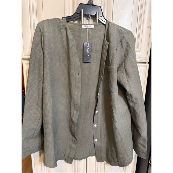 NWT Ekouaer Women's Textured Long Sleeve Button-Up Shirt Sage Green Size Small - Picture 2 of 9